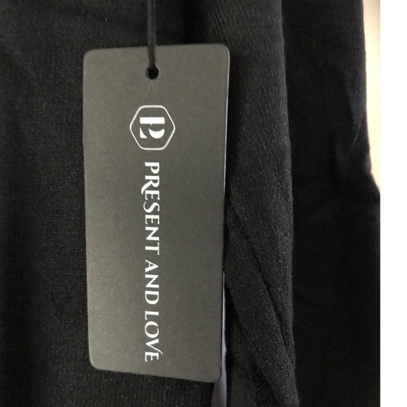 Present and Love Basic Black Fine Knit Pullover Top - Picture 8 of 10